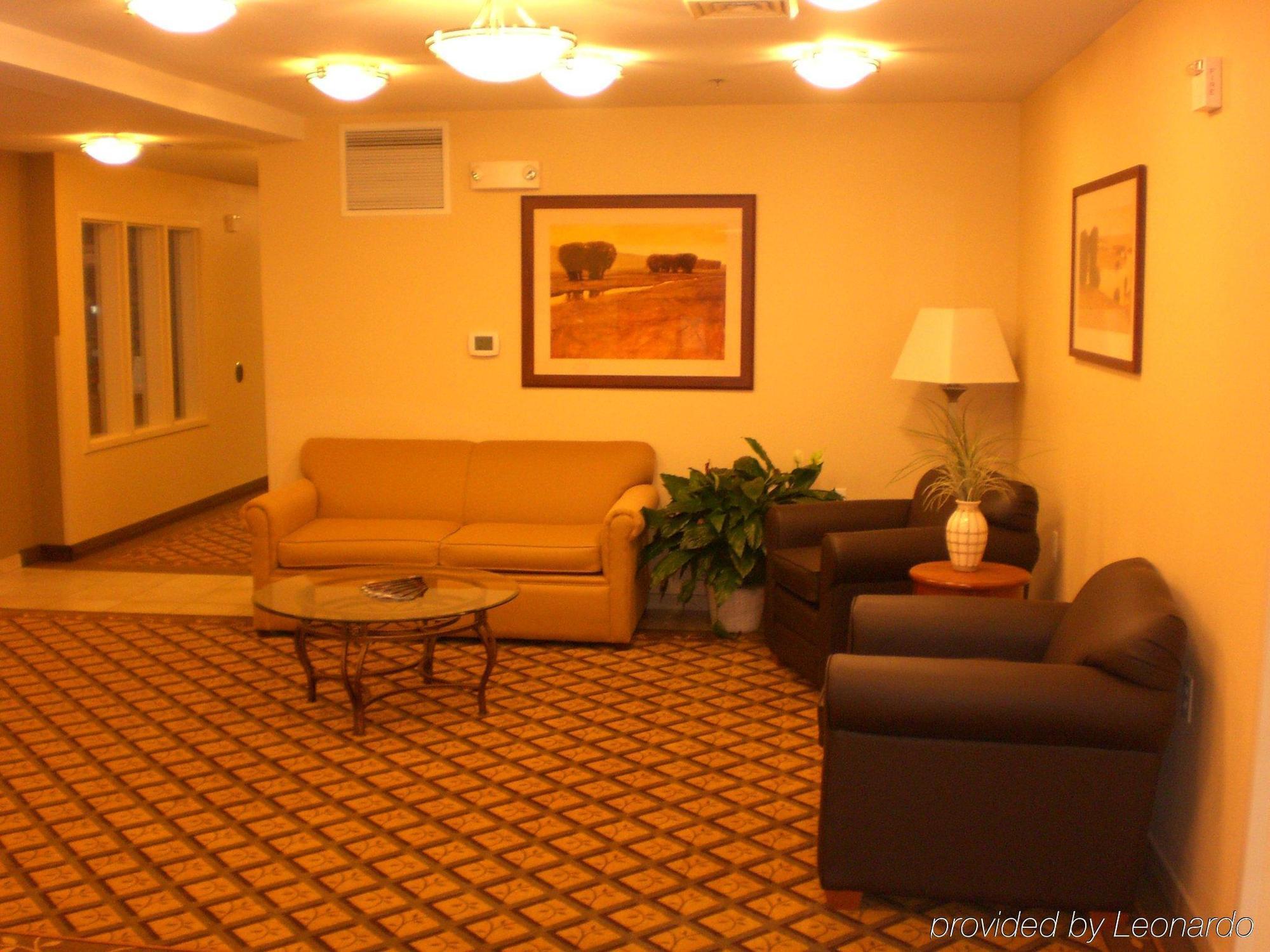 Candlewood Suites Milwaukee Brown Deer, An Ihg Hotel Interior photo